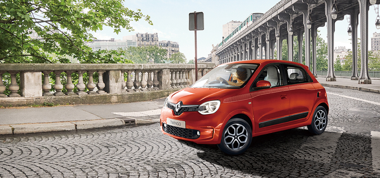 A Modern Hot Hatch? The Rear-Engine Twingo Now Available with a Manual Transmission | Renault