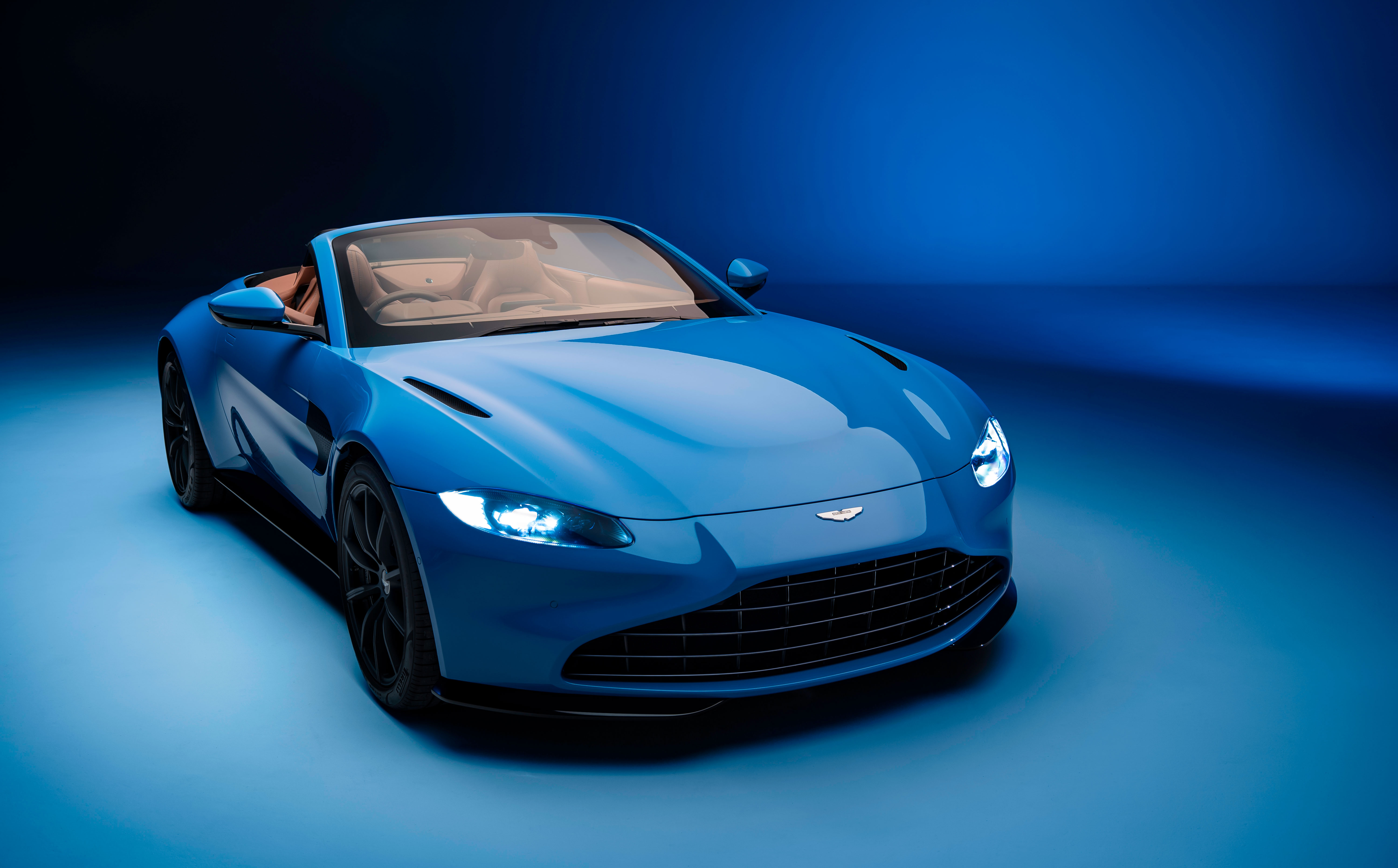Aston Martin Vantage Welcomes the Long-Awaited "Roadster" | Aston Martin