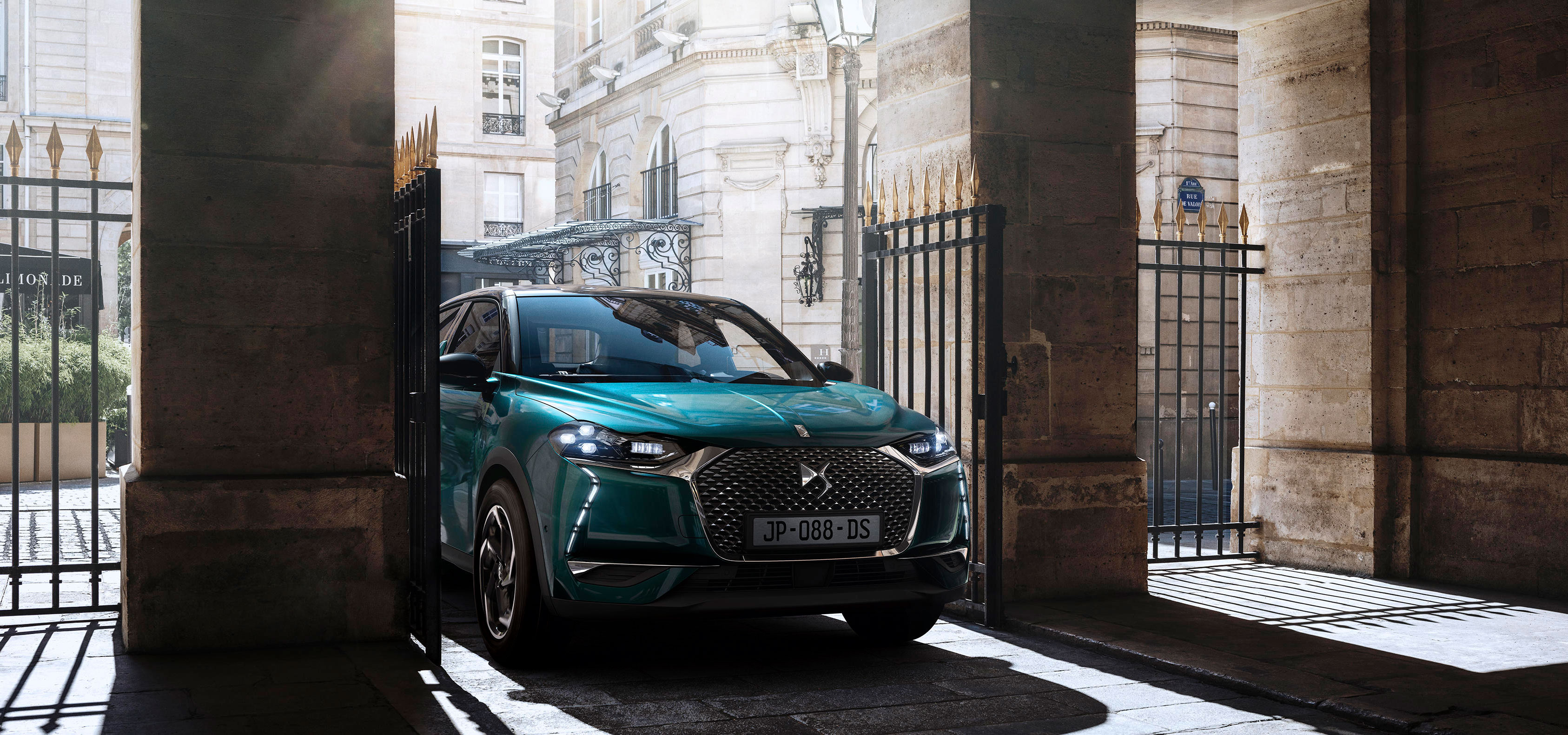 DS 3 Crossback Gains Top-Tier "Opéra" Interior Option | DS
