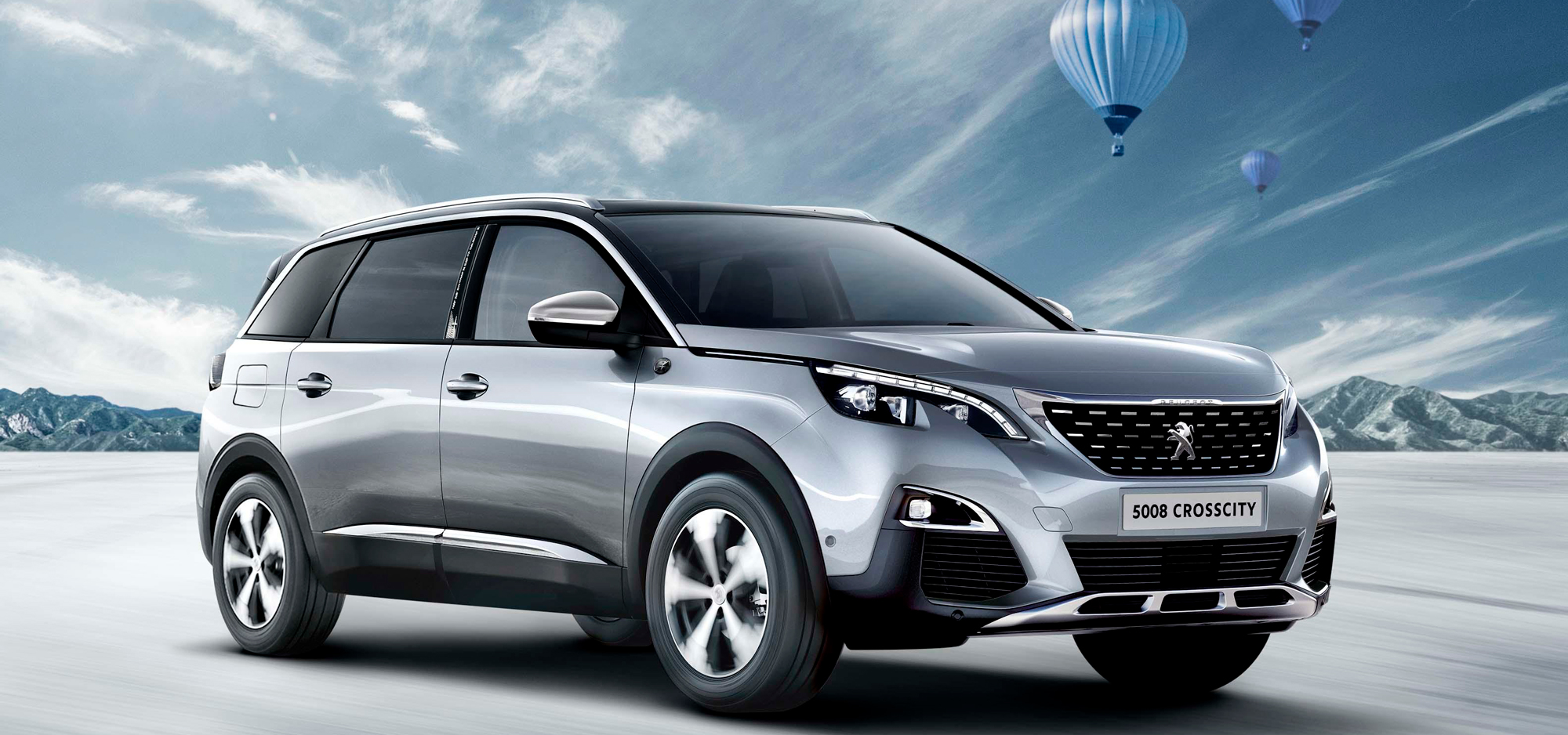 パノラミックサンルーフなどを盛り込んだプジョーSUVの｜Peugeot