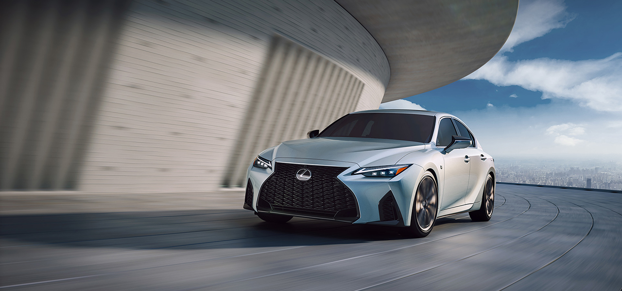 走りもデザインも大幅に進化──マイナーチェンジした新型レクサスISがワールドプレミア｜Lexus