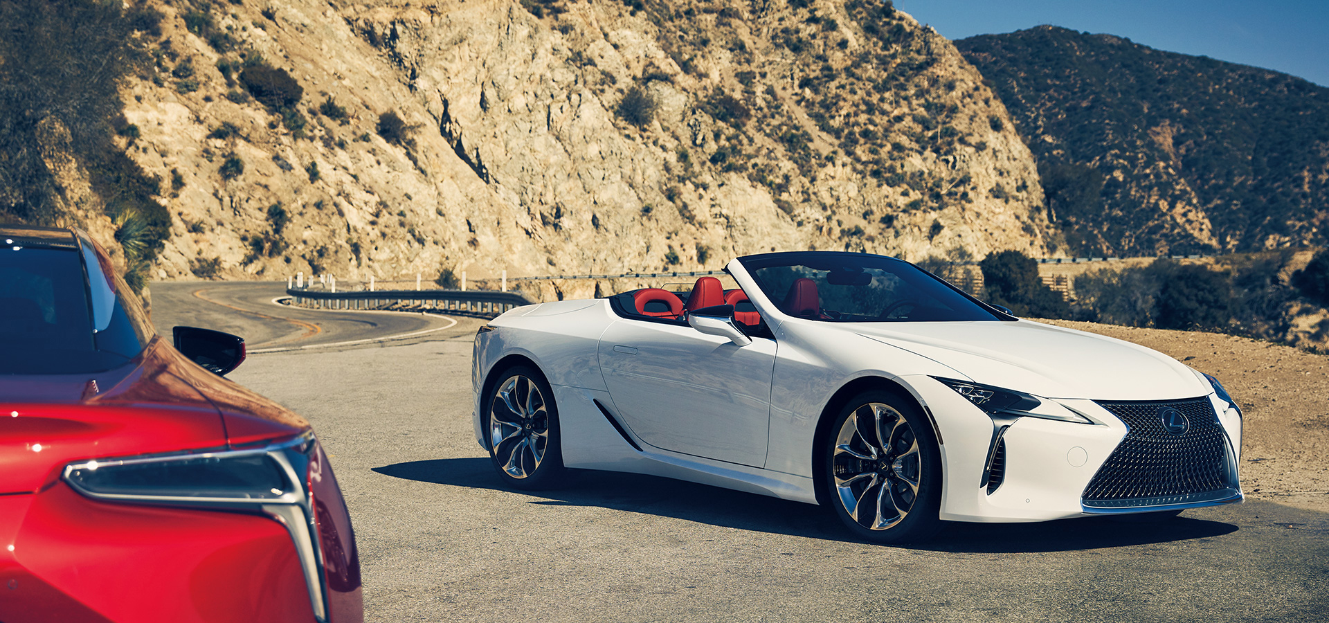 エレガントさと本能を刺激する走りの融合──LC500にコンバーチブルが追加　｜LEXUS