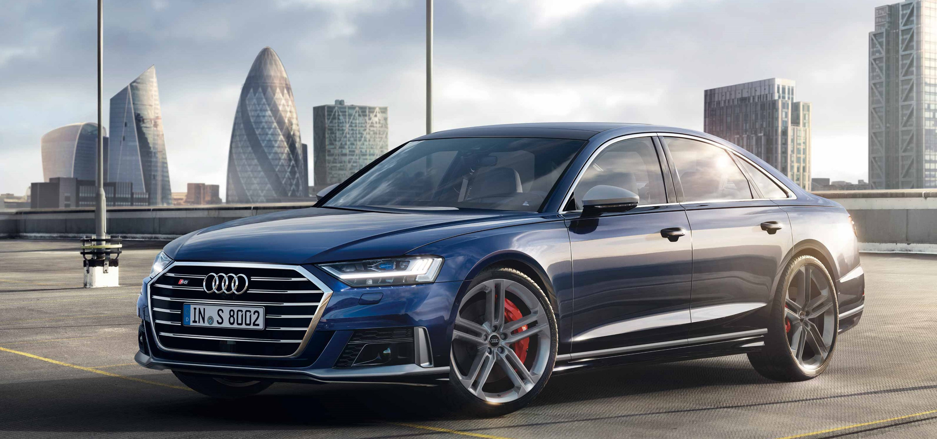アウディSモデルのフラッグシップ、新型S8がデビュー｜Audi