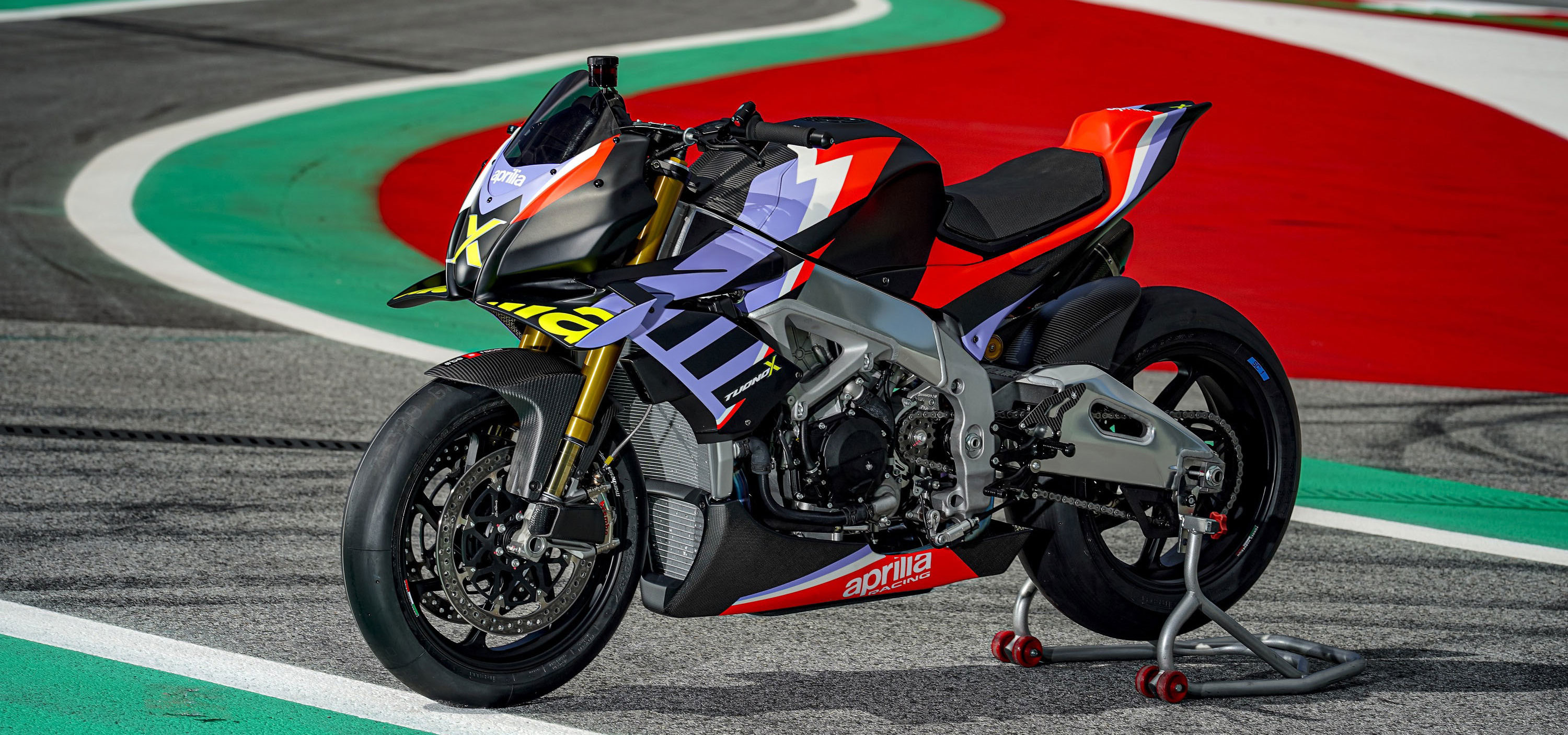A limited edition model developed by Aprilia Racing for riders who enjoy the racetrack makes its debut | Aprilia