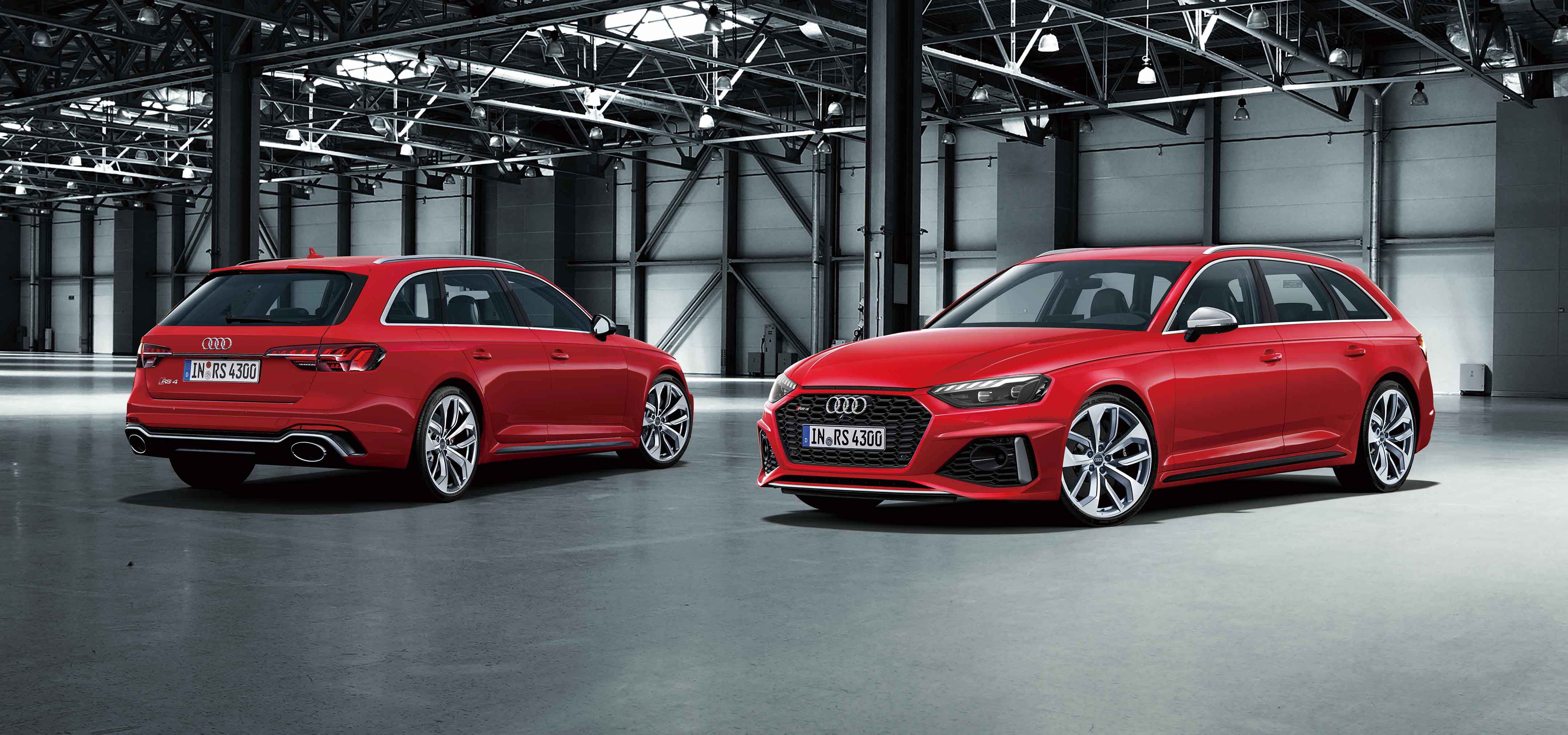 RS 4モデルがよりスポーティなエクステリアにブラッシュアップ｜Audi