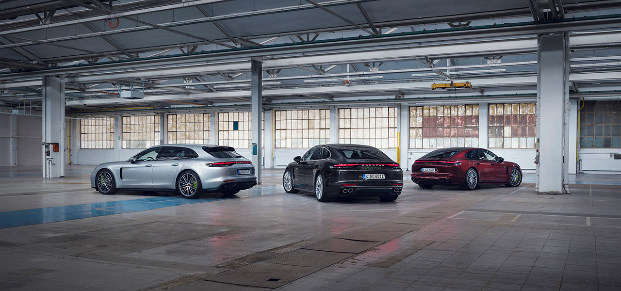 ポルシェ、700psの新型パナメーラを発売｜Porsche