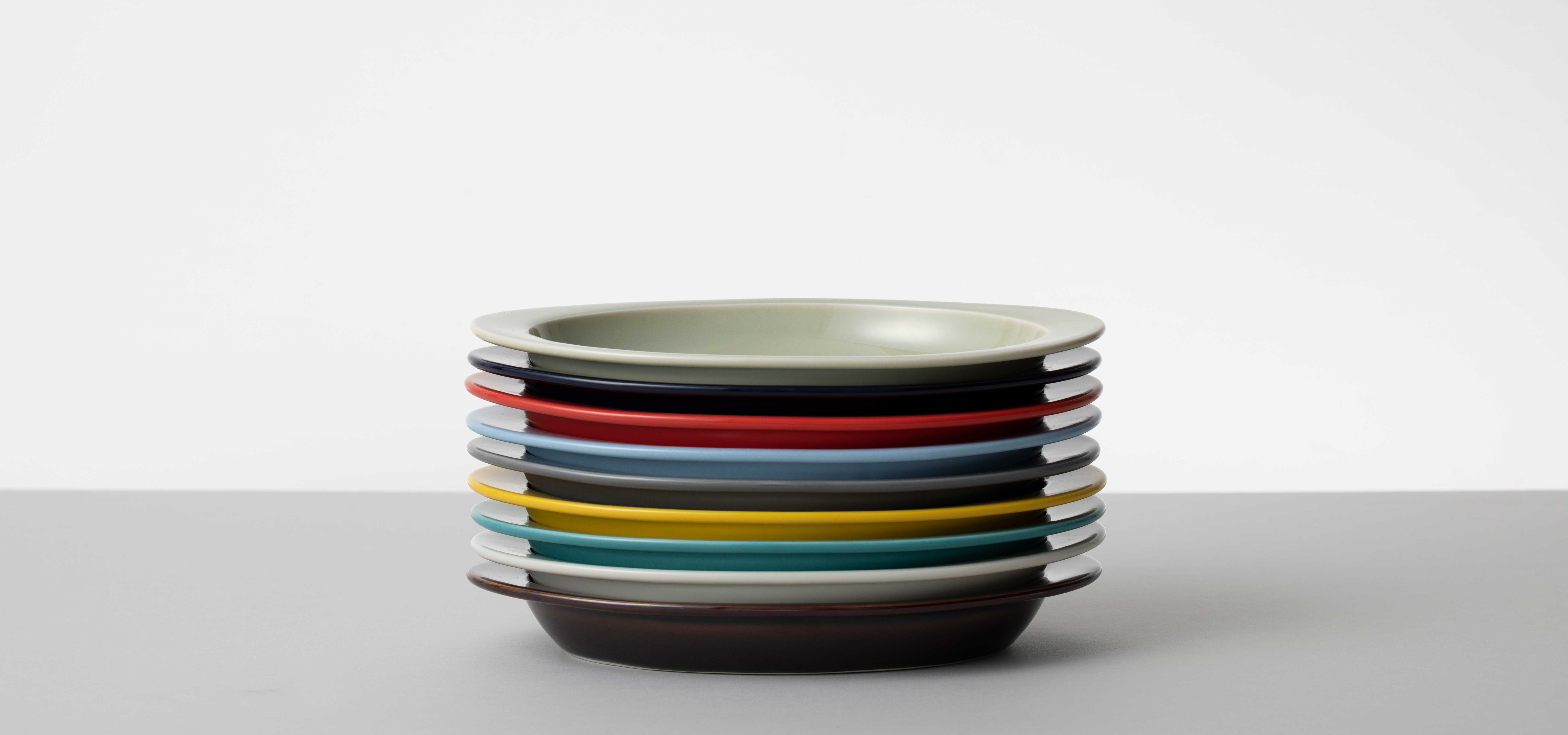 Available in nine colors. A versatile plate for any occasion | HASAMI