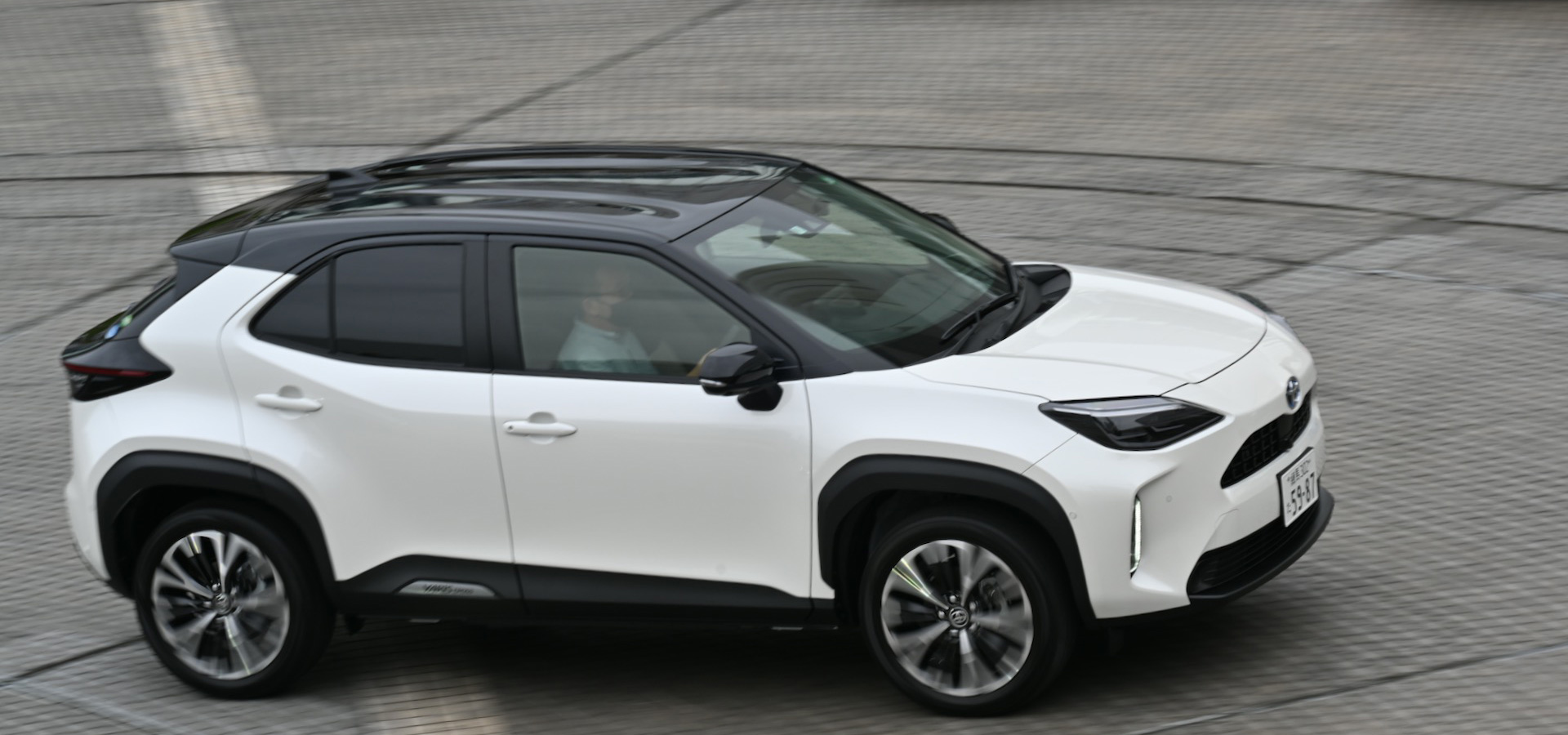 なんちゃってSUVとはひと味違う──新型トヨタ ヤリスクロスのハイブリッドとガソリンモデルに試乗｜TOYOTA