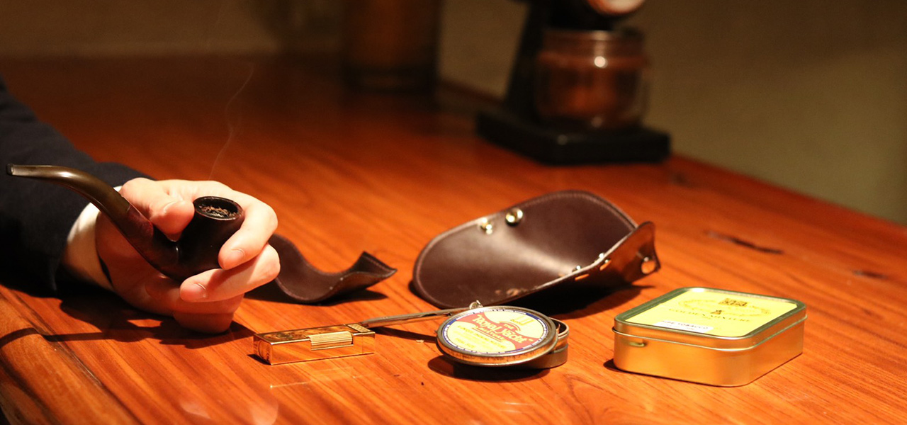 A double name from Lakota House and Groswold. A superb pipe accessory crafted from rough cordovan | THE LAKOTA HOUSE
