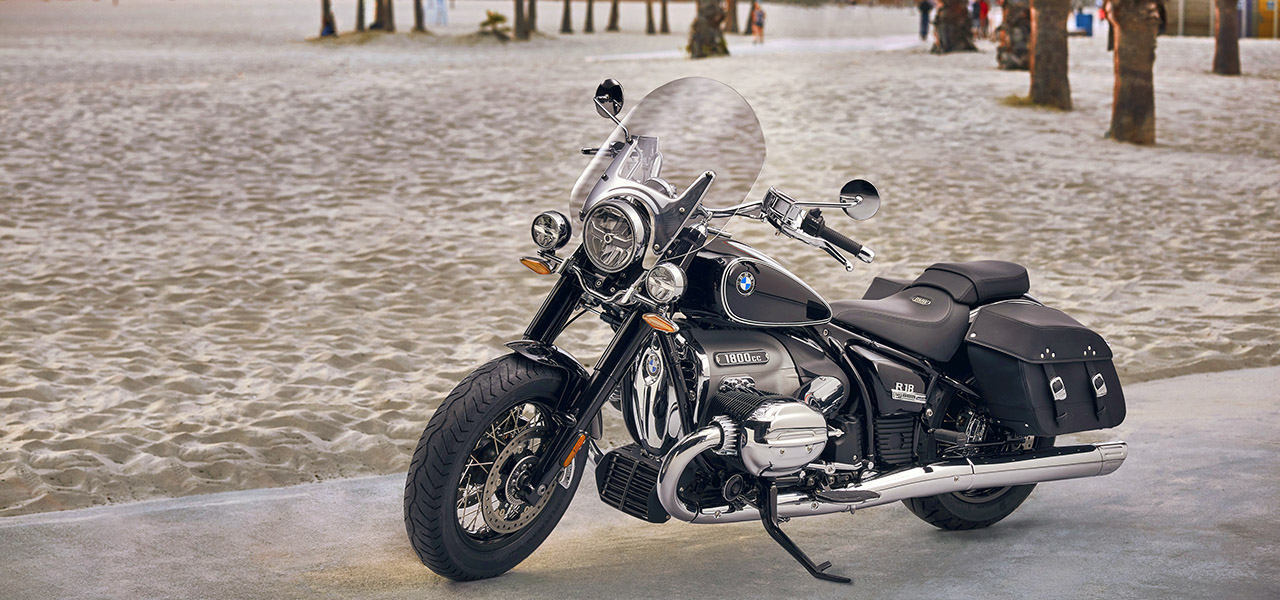 BMW's Second Cruiser Model, the R18 Classic, Arrives