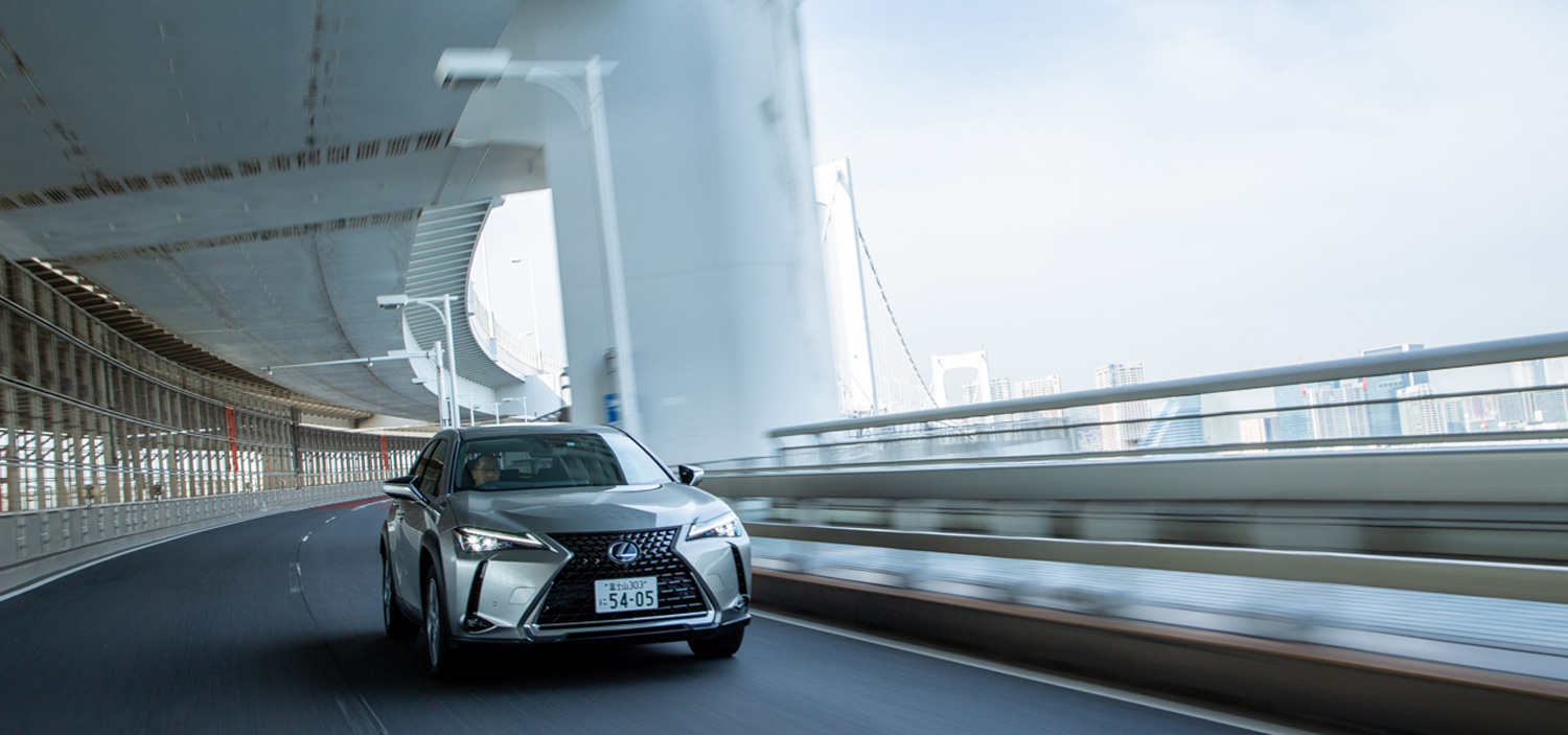 ドイツ勢とはひと味違う日本的ともいえるEV──レクサスUX300eに試乗｜LEXUS