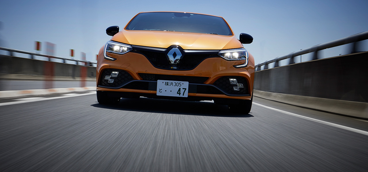 円熟の域にある究極のハンドリングマシン──ルノー メガーヌR.S. に試乗｜Renault