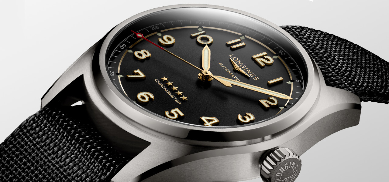 A masterpiece model, inheriting the 1940s aviation watch, is further refined with a more rugged titanium case. | LONGINES