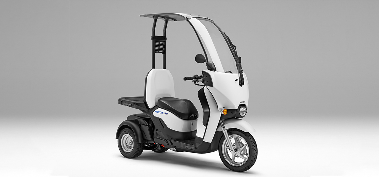 新型交換式バッテリーを搭載した法人向け電動三輪スクーター｜HONDA