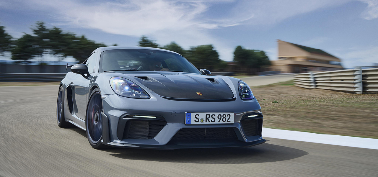 The top model of the 718 range, the 718 Cayman GT4 RS, is now available for order | Porsche