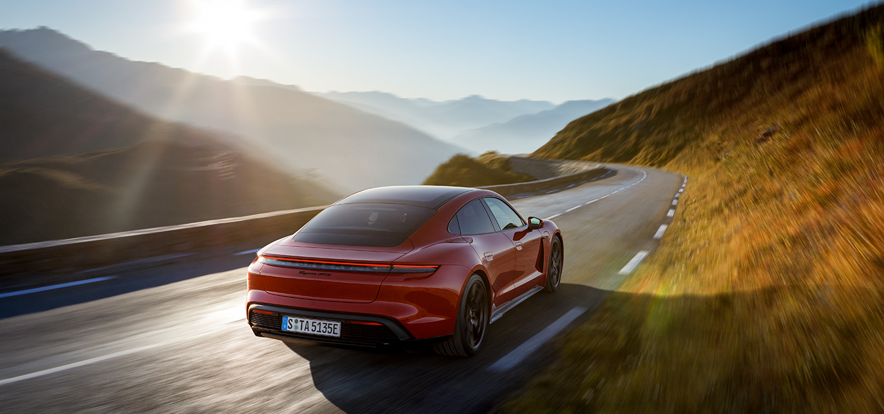 Porsche Taycan Breaks 500km Range Barrier for the First Time in a Gran Turismo Sport Model