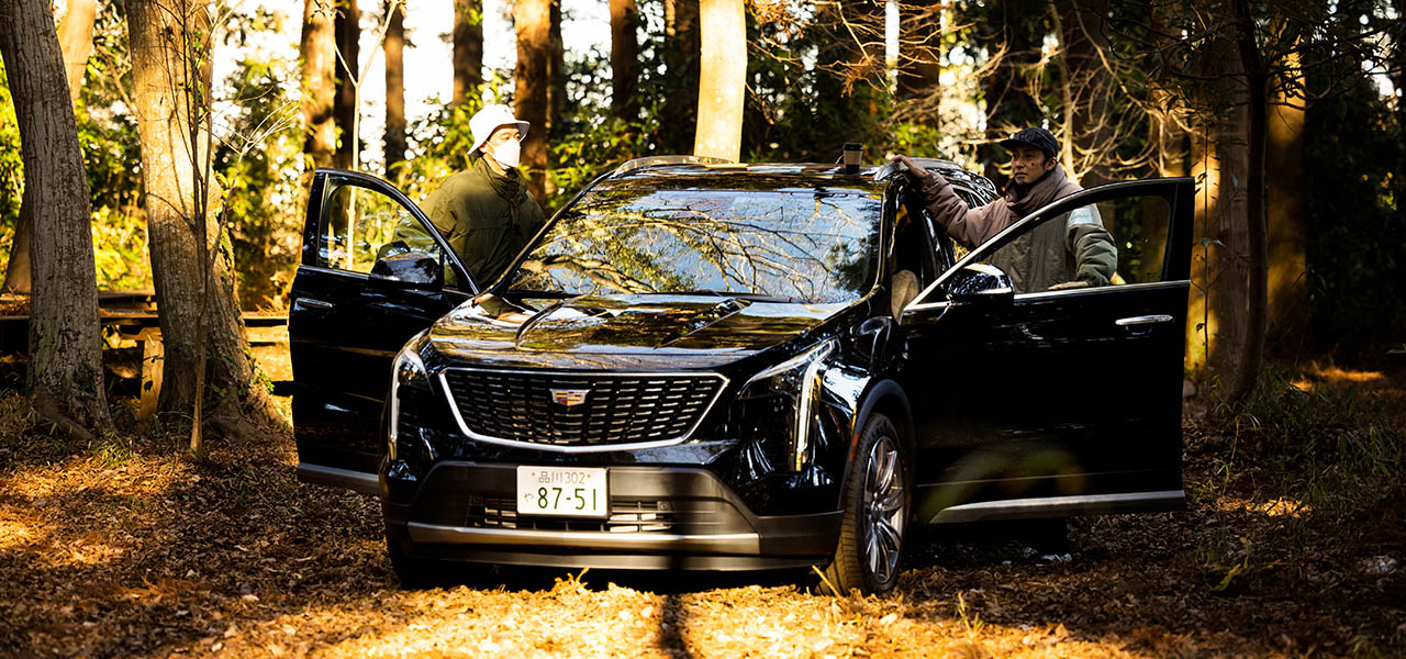 注目のクリエイターがキャデラックとともに過ごす一日──XT4 × たき火マイスター猪野正哉 &ファッションプランナー田中行太編｜Cadillac