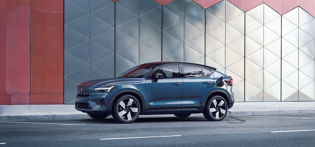 ボルボ、日本初導入のBEV「C40リチャージ」のオンライン販売を開始｜VOLVO