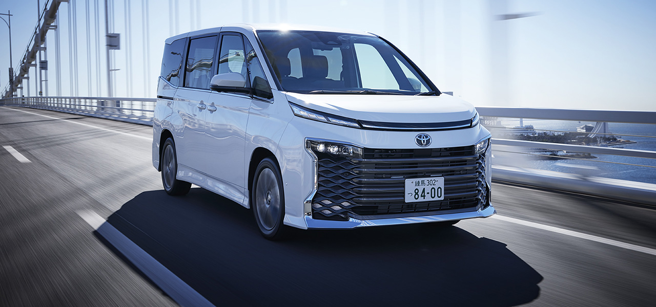 新型トヨタ ヴォクシーに試乗──走りと快適性が大幅に進化｜TOYOTA
