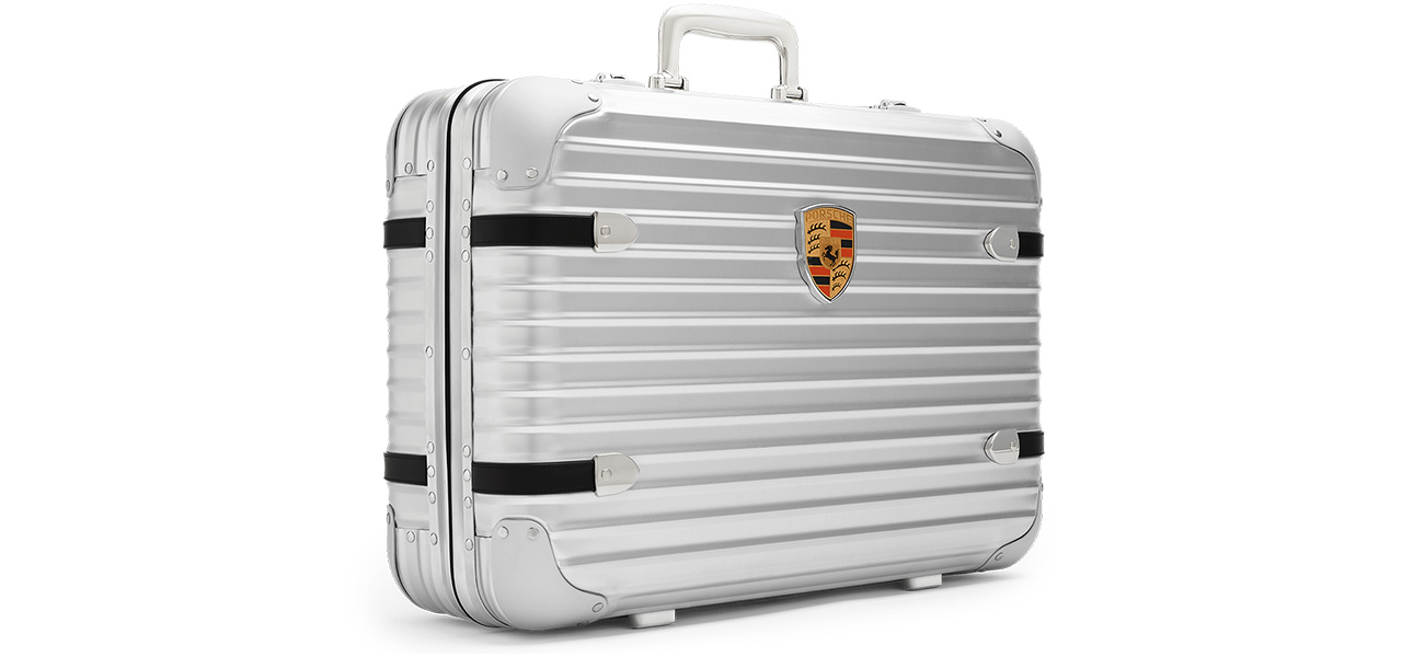 リモワ×ポルシェがコラボレーション！初代ポルシェ911から着想を得たハンドキャリーケースが登場｜RIMOWA