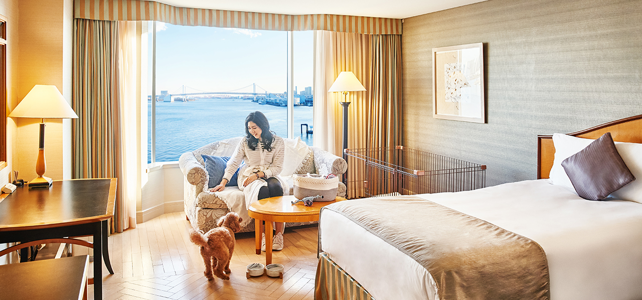愛犬と一緒にホテルステイを楽しむ。記念撮影やトリートサービスが新登場｜INTERCONTINENTAL TOKYO BAY