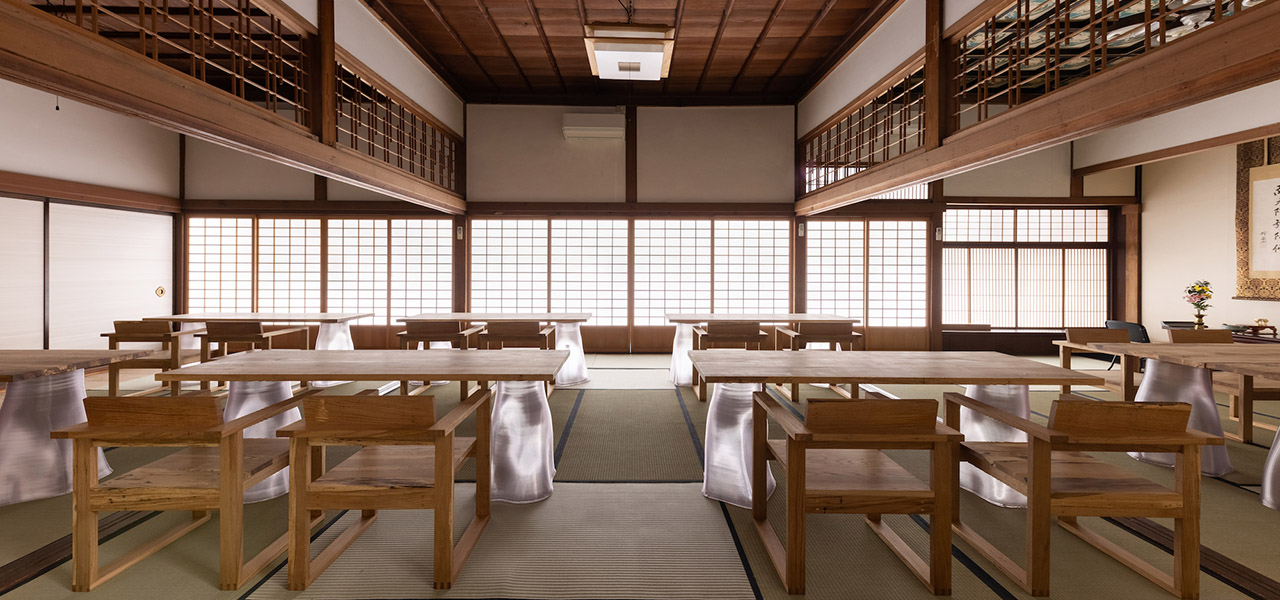 A special time at a renowned temple with 550 years of history. A telework space renovated within Jonan Betsuin Zentoku-ji Temple.｜LOUNGE