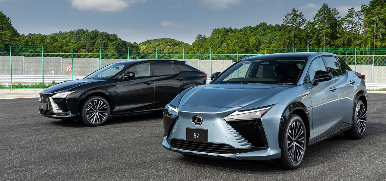 Test drive of the Lexus RZ with steer-by-wire (prototype)—Effortless steering control without needing to reposition your hands | LEXUS