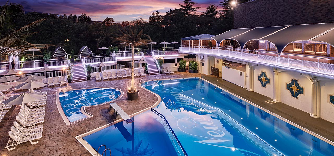 A luxurious resort stay in the city. The 'GARDEN POOL' opens again this year | HOTEL NEW OTANI