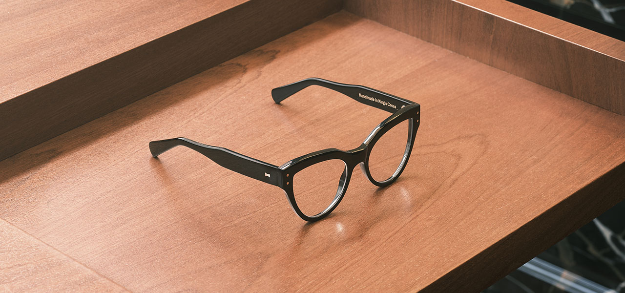 An innovative British eyewear brand. Special sale of a limited-edition model exclusive to their local shop: CUBITTS.