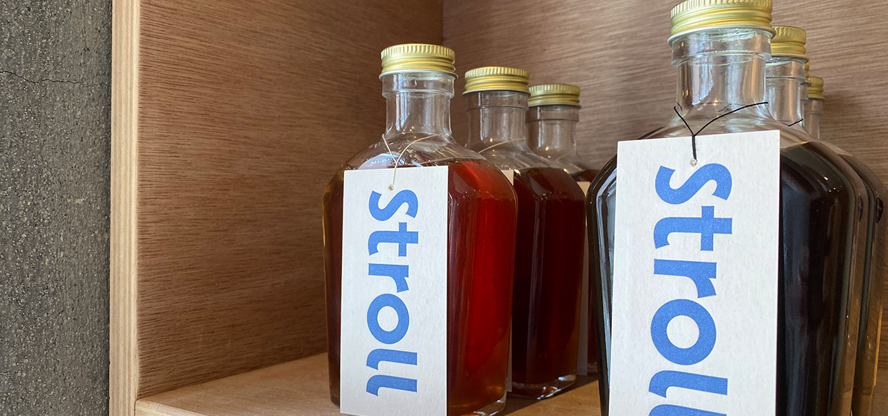 A coffee shop that opened this June, featuring two types of original syrups | Stroll