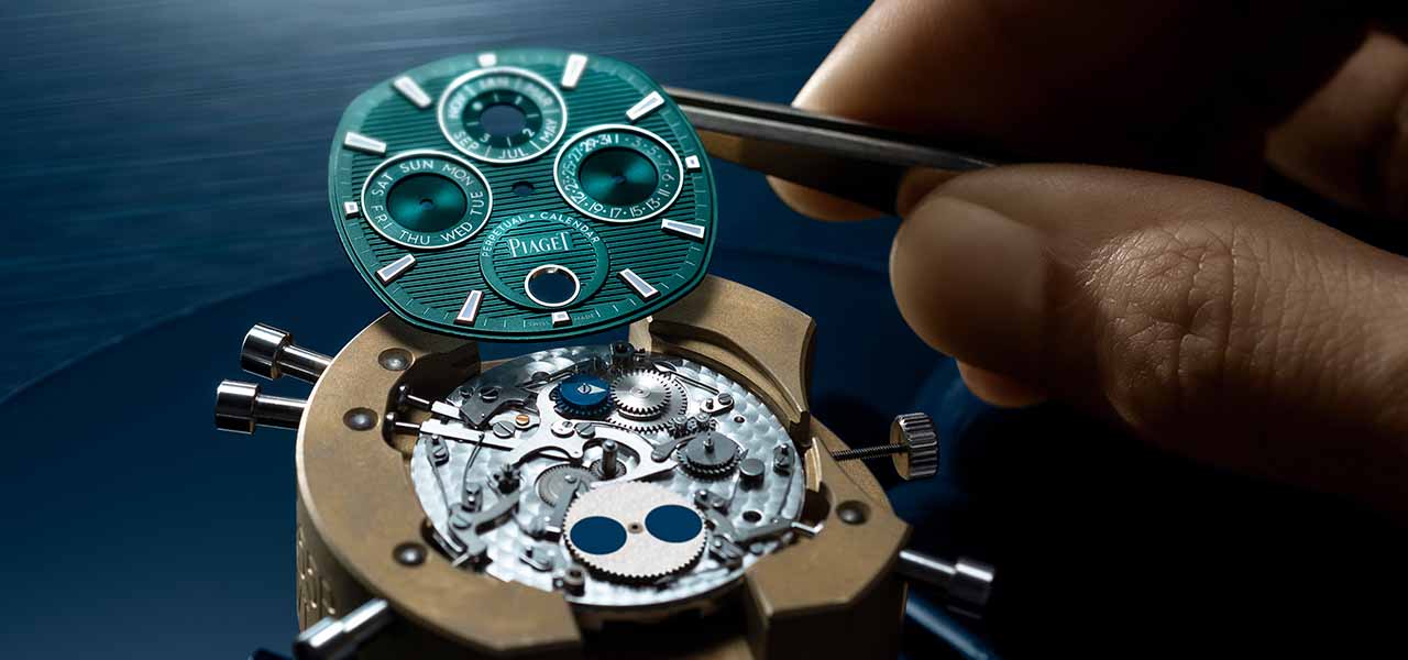 A slim model with a perpetual calendar joins the Piaget Polo collection | PIAGET.