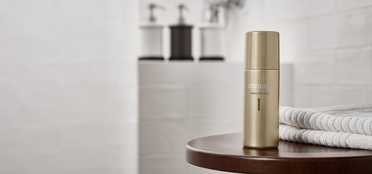 From the premium aging care brand [awairo] comes "awairo mousse hair color," a foam-type gray hair dye.