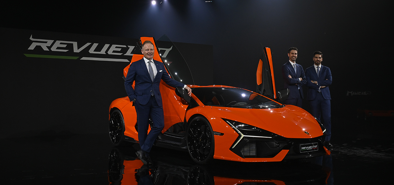 Over 1,000 PS Maximum Output—Lamborghini's First HPEV Flagship, the Revuelto, Makes its Japan Premiere | Lamborghini