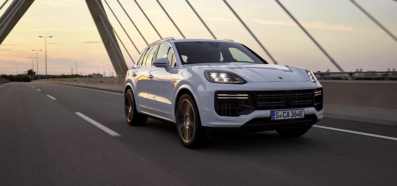 The most powerful model ever arrives for the new Porsche Cayenne | Porsche