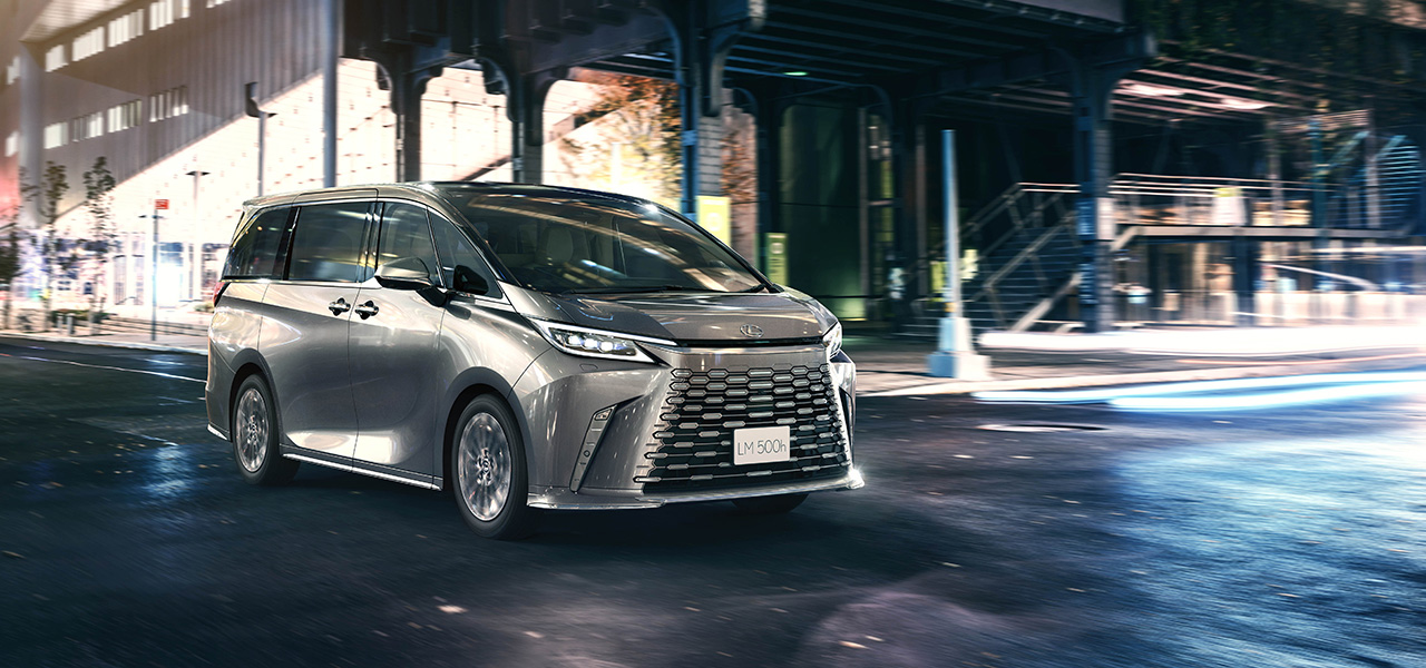 ショーファードリブンに特化したラグジュアリーMPV「レクサス LM」が発売｜LEXUS