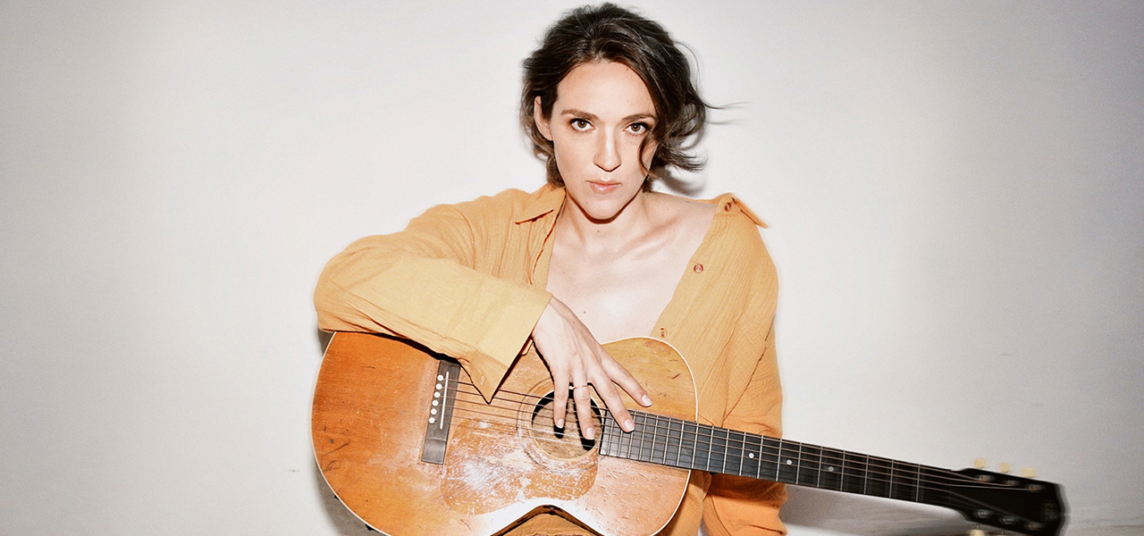 Just before the release of her latest solo album, Becca Stevens will hold a premium live performance in Japan for the first time in seven years | MUSIC