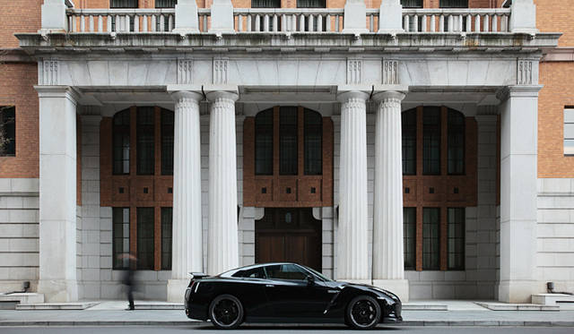 NISSAN GT-R Spec V｜Ray’s wheel painted in black shows that this is the 