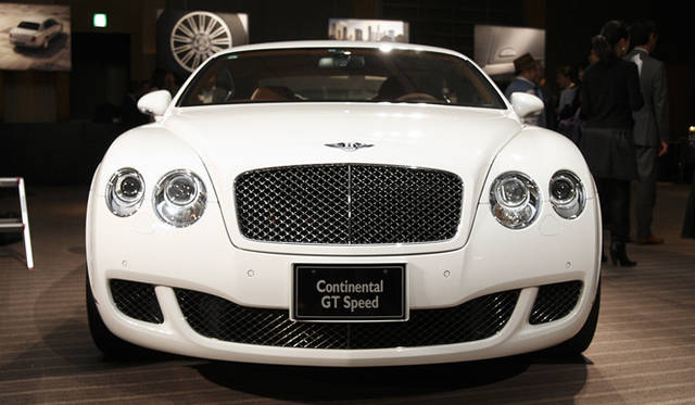 <br>一足先にデビューを果たしたContinental GT Speedの2009年モデル。
