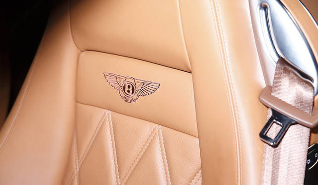 <br>一足先にデビューを果たしたContinental GT Speedの2009年モデル。