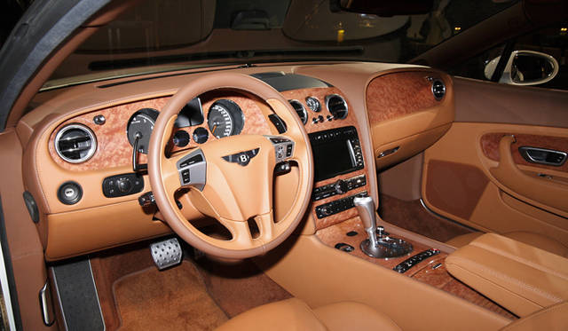 <br>一足先にデビューを果たしたContinental GT Speedの2009年モデル。
