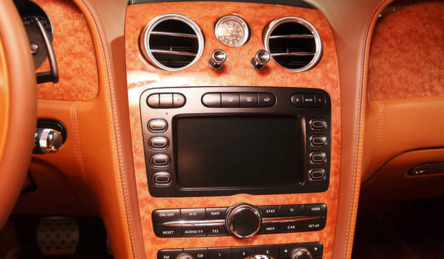 <br>一足先にデビューを果たしたContinental GT Speedの2009年モデル。