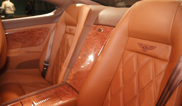 <br>一足先にデビューを果たしたContinental GT Speedの2009年モデル。