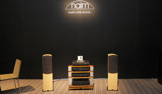 <br>発表会場に設けられたNaim Audioのディスプレイ。なお、同社がベントレーのために開発した「Naim for Bentleyオーディオシステム」は97万3000円の工場装着オプションとなる。