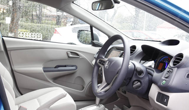 <b>HONDA INSIGHT｜ホンダ インサイト</b>