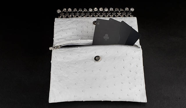 <b>CHROME HEARTS｜クロムハーツ</b>　クラッチバッグ（ホワイト）オーストリッチ クラッチバッグ ポーカーチェーンメール 32万1300円