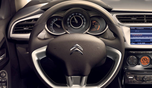<b>CITROEN C3｜シトロエン C3</b>