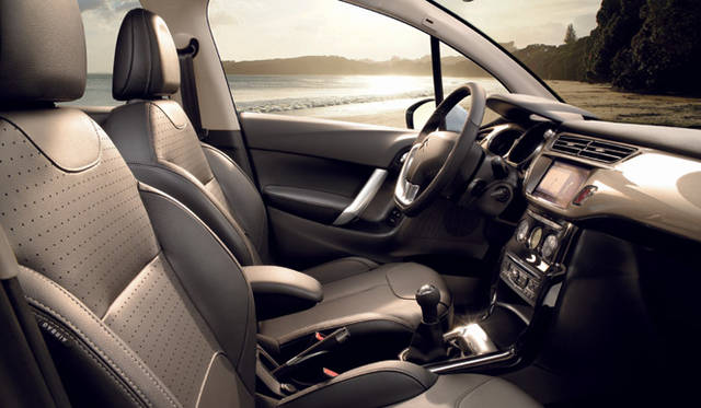 <b>CITROEN C3｜シトロエン C3</b>