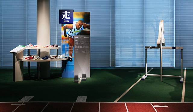 「アシックススポーツミュージアム」1階アスリートフィールド内「走」コーナー