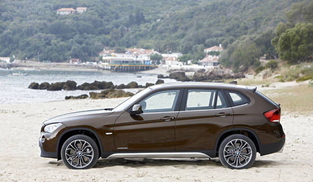 <em>BMW X1｜ビー・エム・ダブリュー</em>