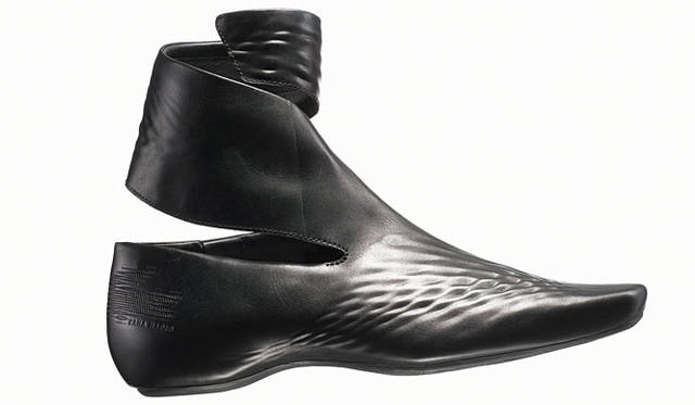 「LACOSTE×ZAHA HADID」Collaboration Footwear (MENS Limited-Edition)
